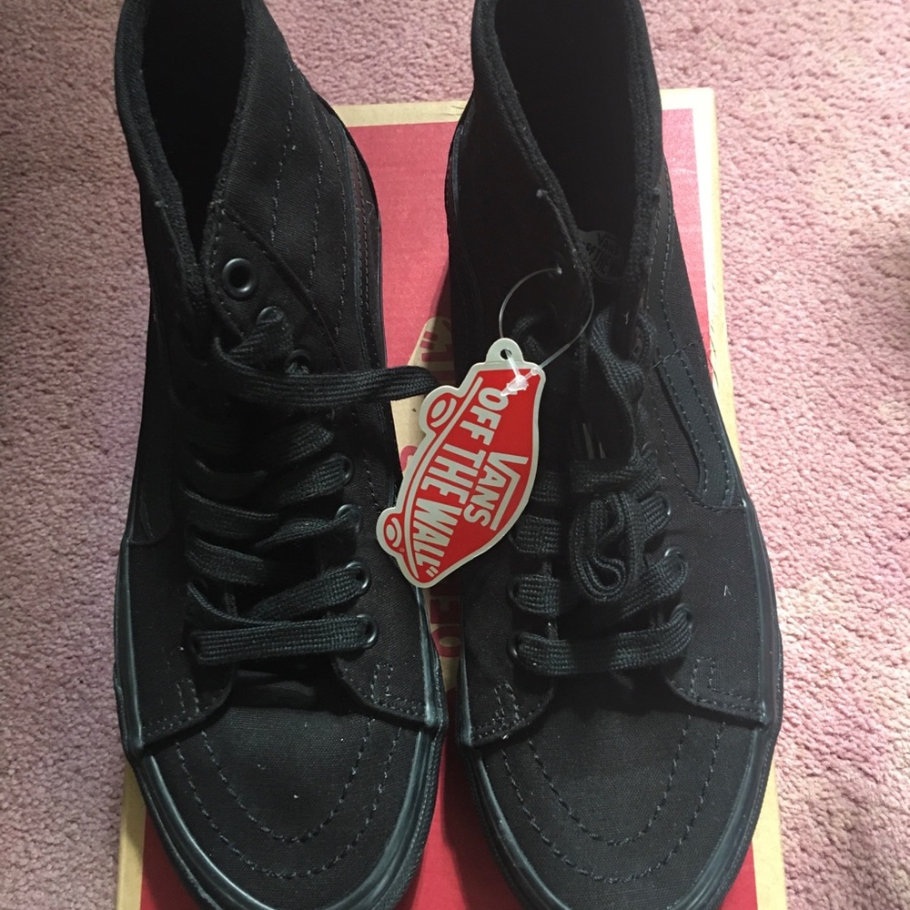 Mens The Wall Sk8 Hi Tapered.Canvas Black Size 7New with Box.